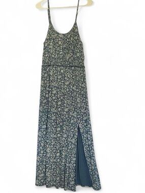 Lucky Brand Maxi Dress L Blue Gray Floral Ruffle Smocked Strappy Scoop Neck Slit
